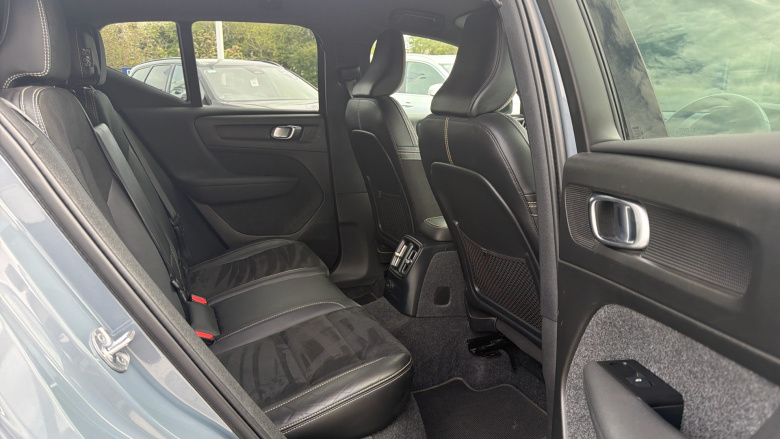 Volvo Xc40 1.5 T5 Recharge PHEV R DESIGN Pro 5dr Auto Estate